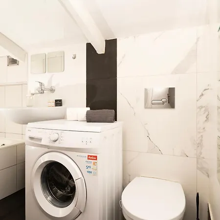 아파트 Stylish 3city In By Renters